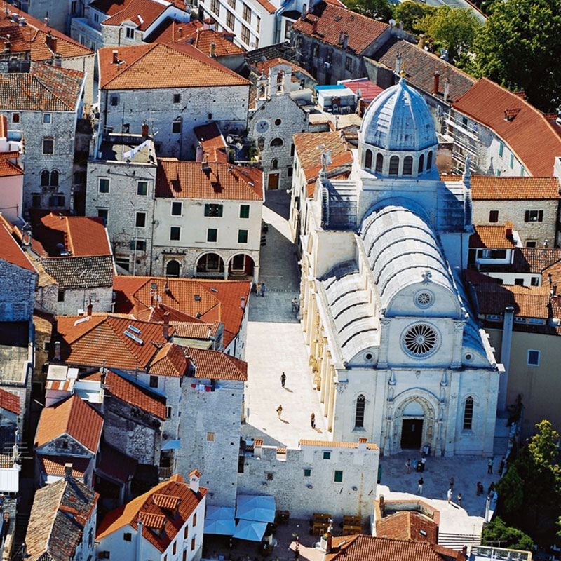 PLITVICE LAKES - ŠIBENIK PRIVATE TRANSFER - Degenija tours